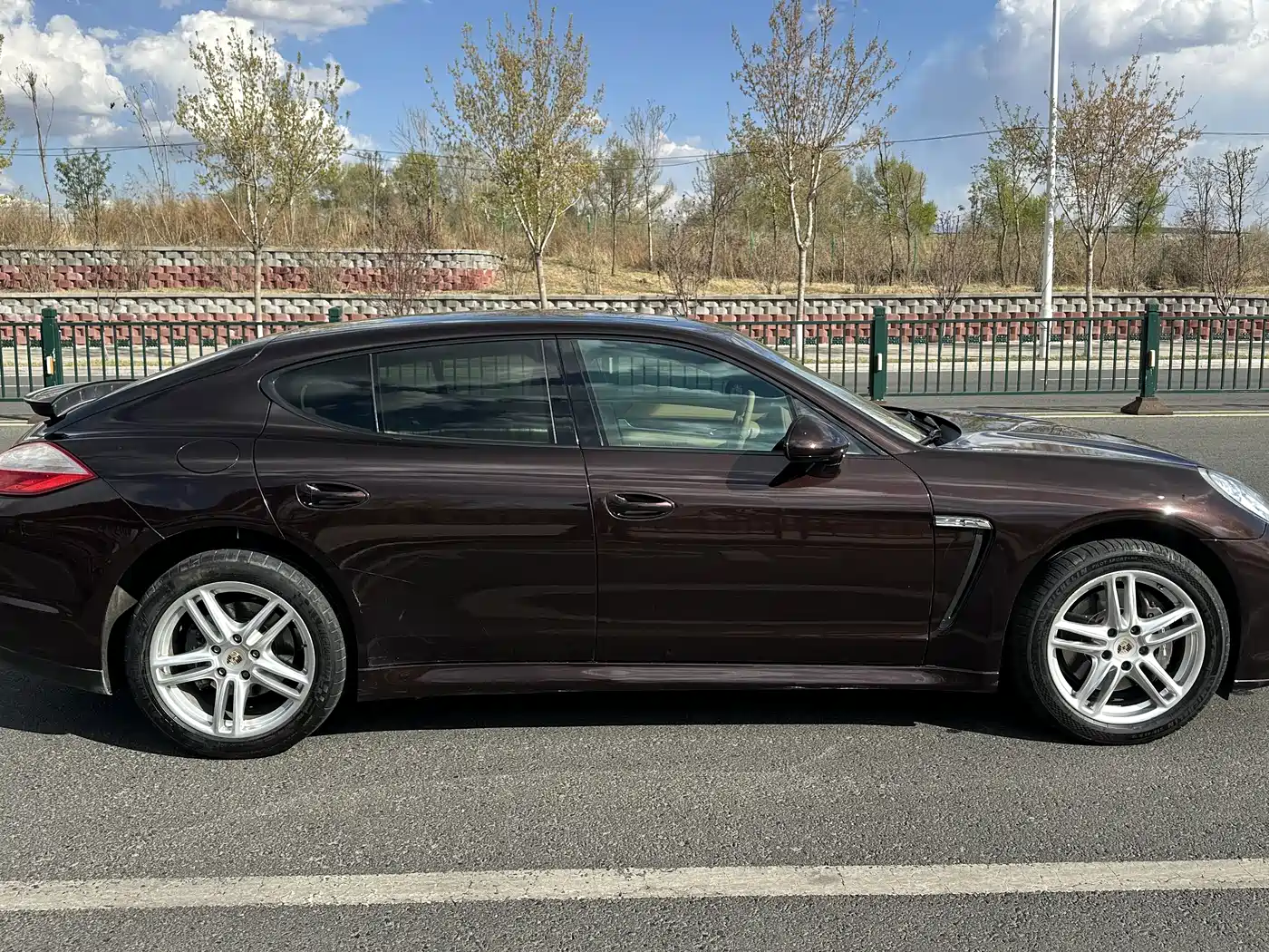 Porsche Panamera 2010 Panamera 4 3.6L фото 8