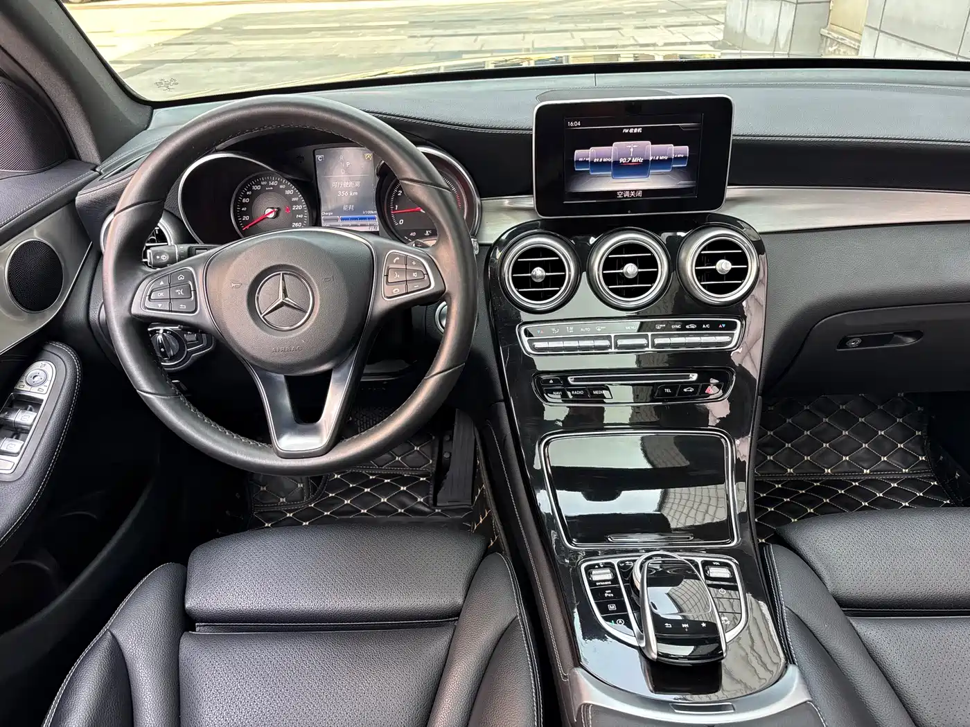 Mercedes-Benz GLC 2017 GLC 200 4MATIC фото 14