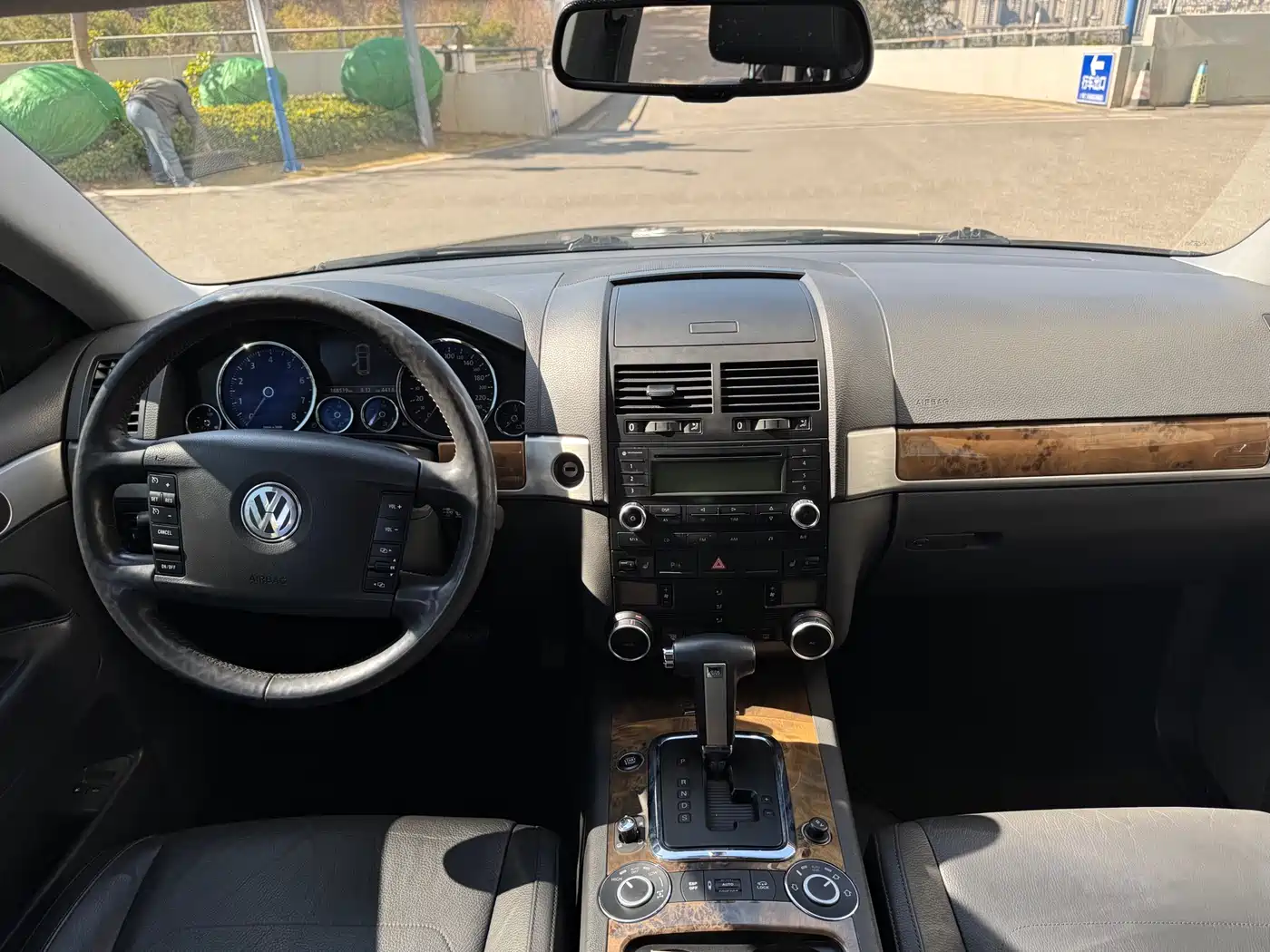 Volkswagen Touareg 2010 3.6 Limited Luxury Edition фото 5