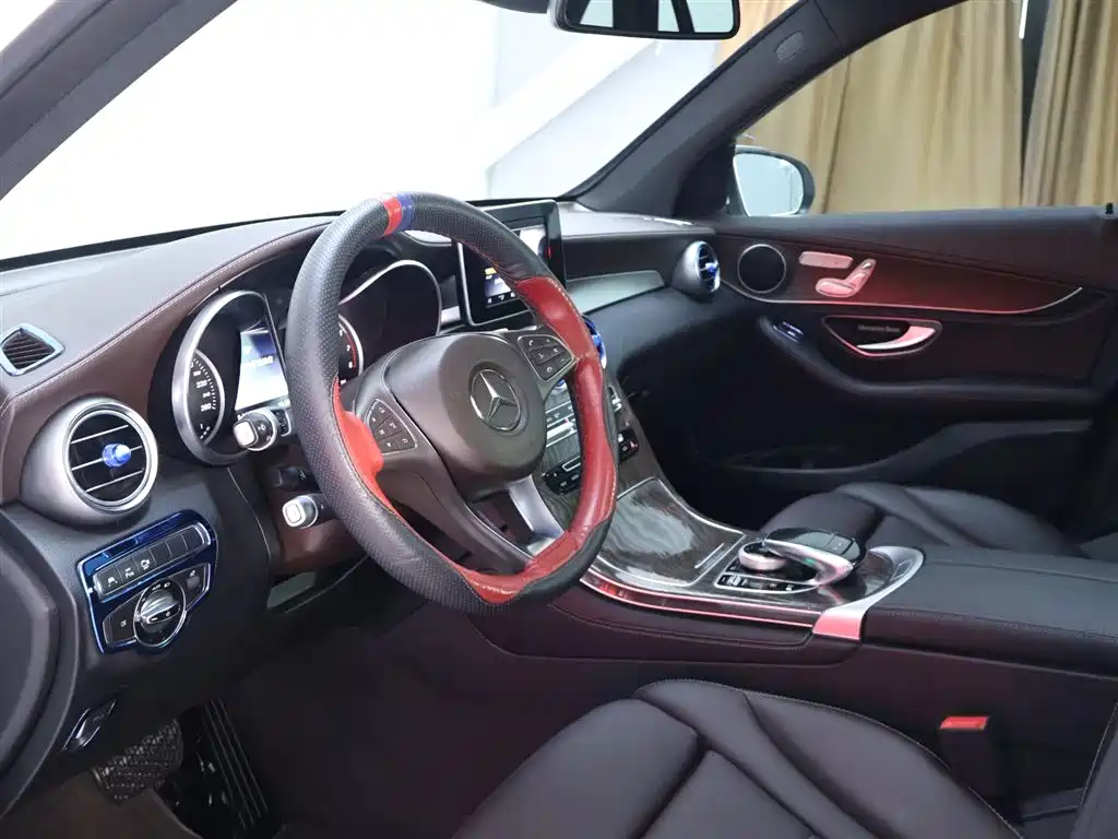 Mercedes-Benz GLC 2017 GLC 300 4MATIC Dynamic фото 11