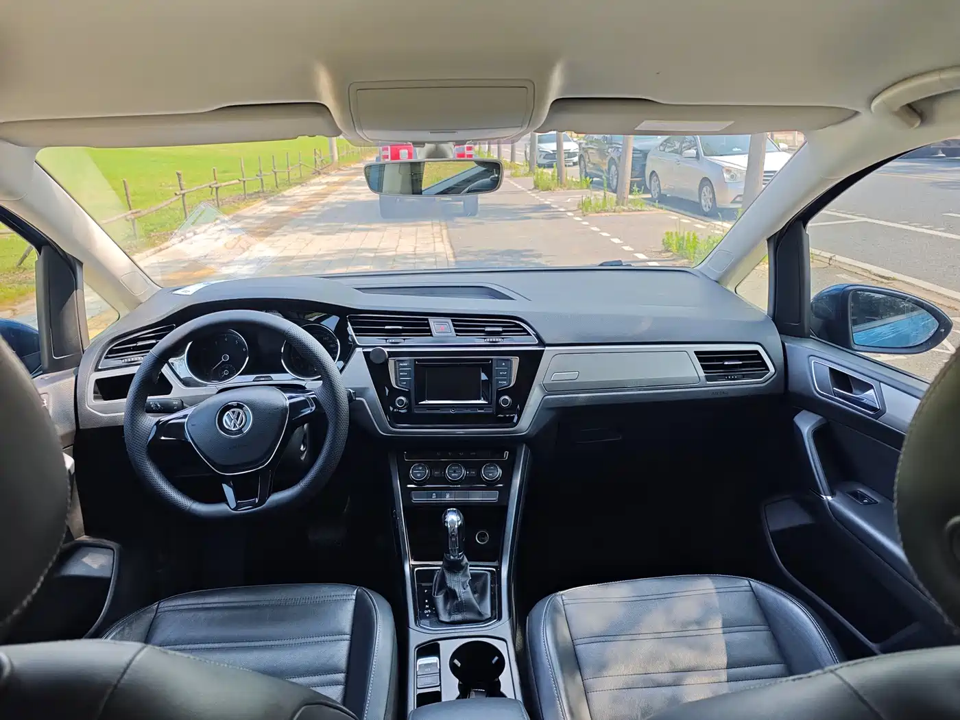Фото 4 - Volkswagen Touran