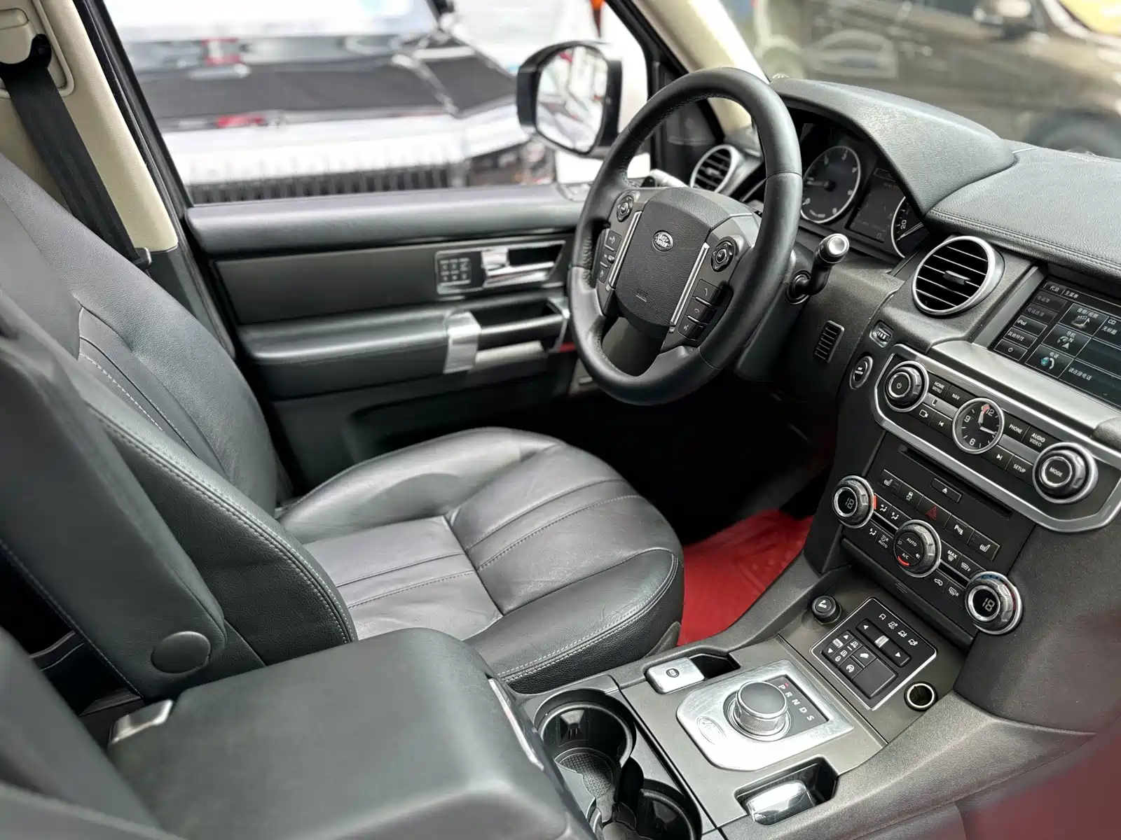 Фото 23 - Land Rover Discovery