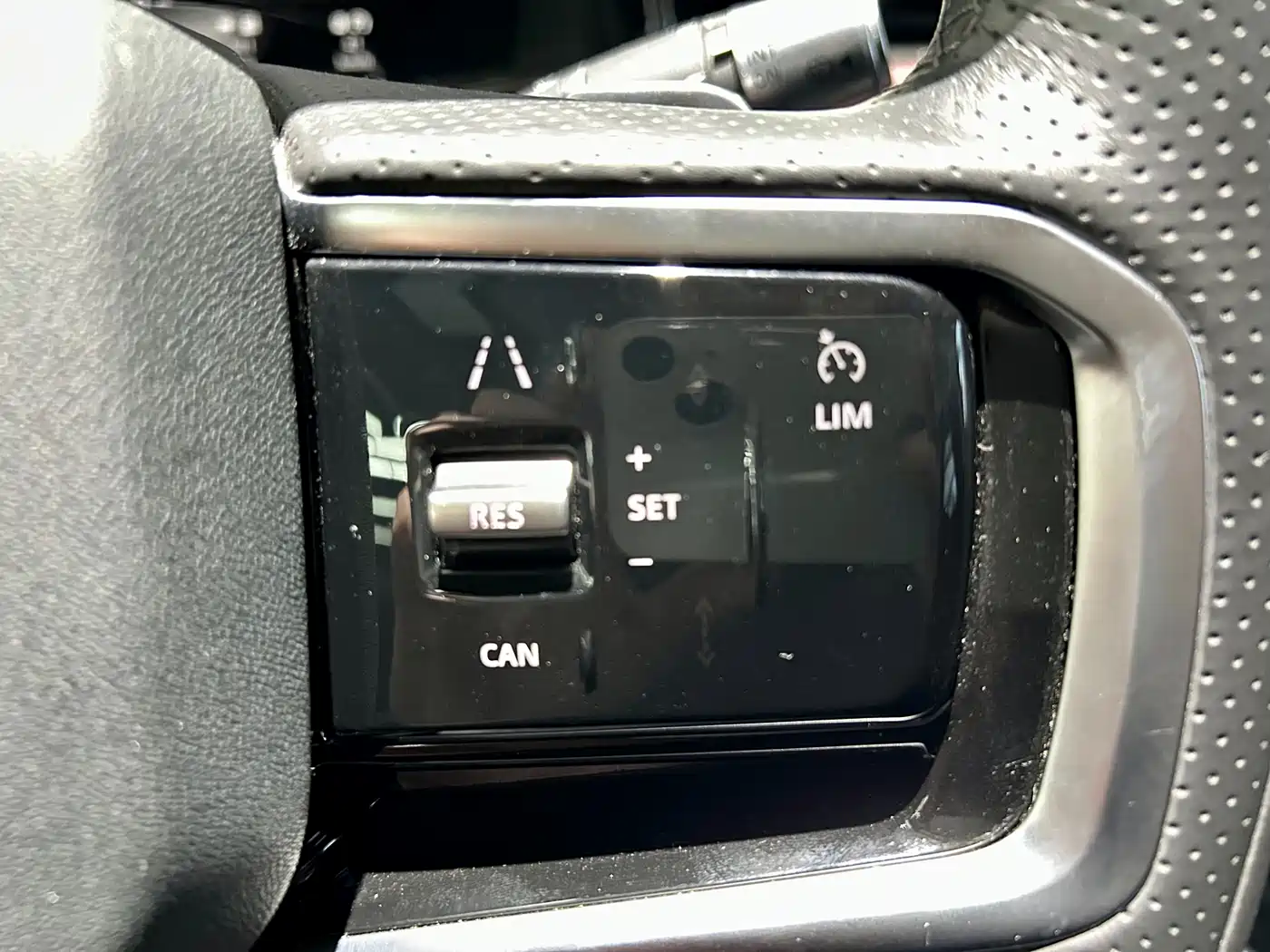 Land Rover Range Rover Evoque 2022 Range Rover Evoque L 249PS R-Dynamic Luxury Edition фото 13