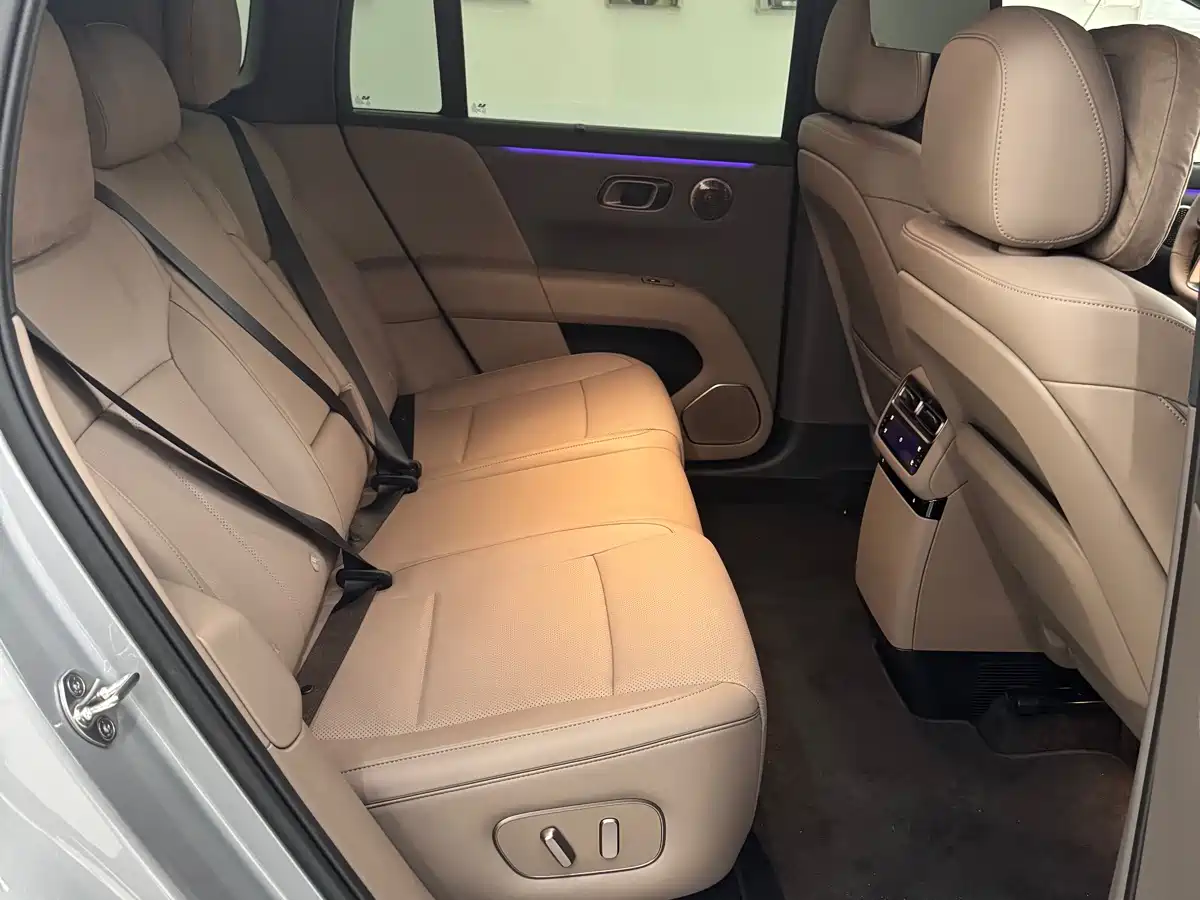 Li Auto i6 2025 2025 4WD Base Model