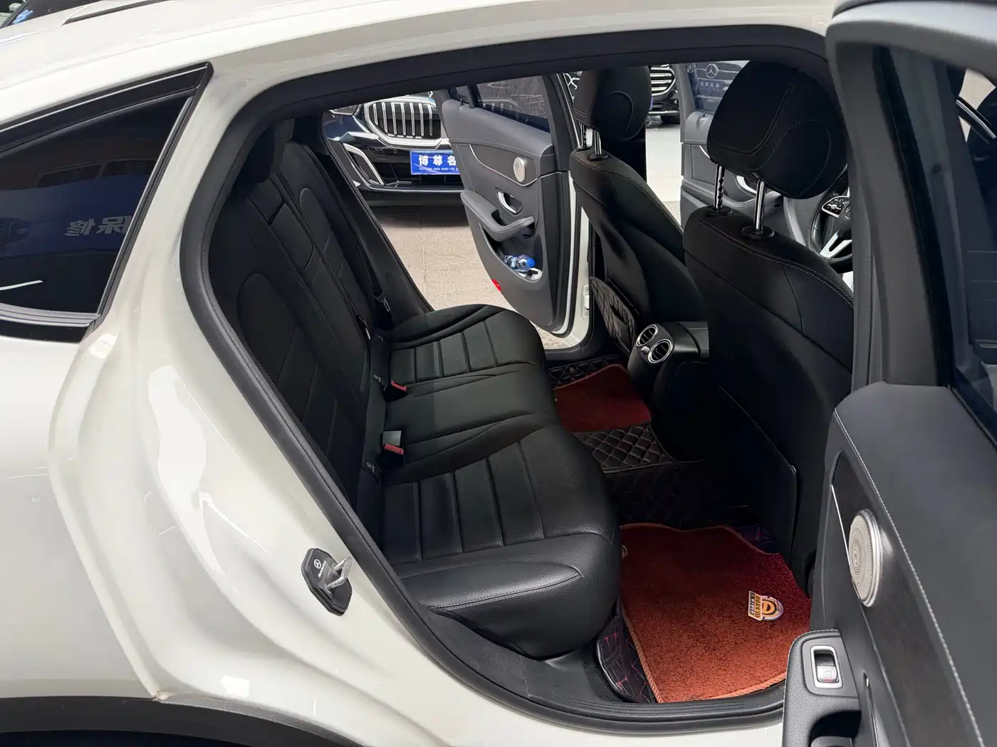 Mercedes-Benz GLC Coupe 2020 GLC 300 4MATIC Coupe SUV фото 19