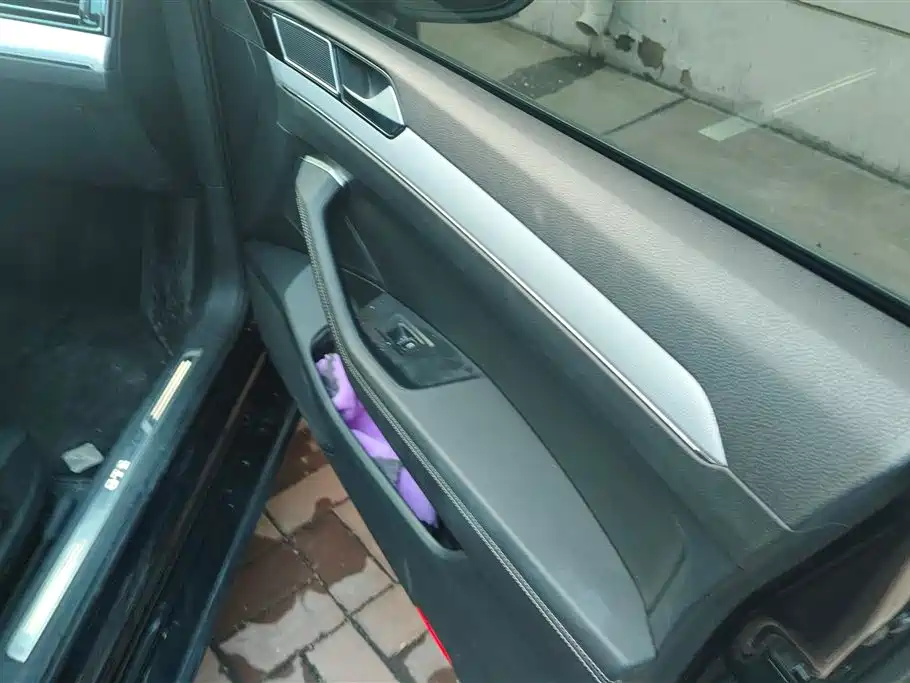 VOLKSWAGEN MAGOTAN GTE PLUG IN HYBRID