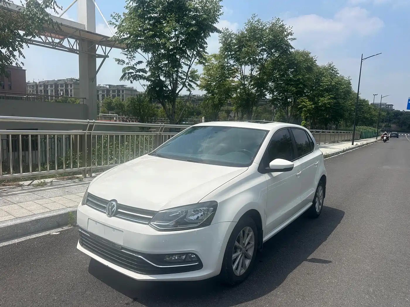 Volkswagen Polo 2016 1.6L Automatic Comfort фото 3
