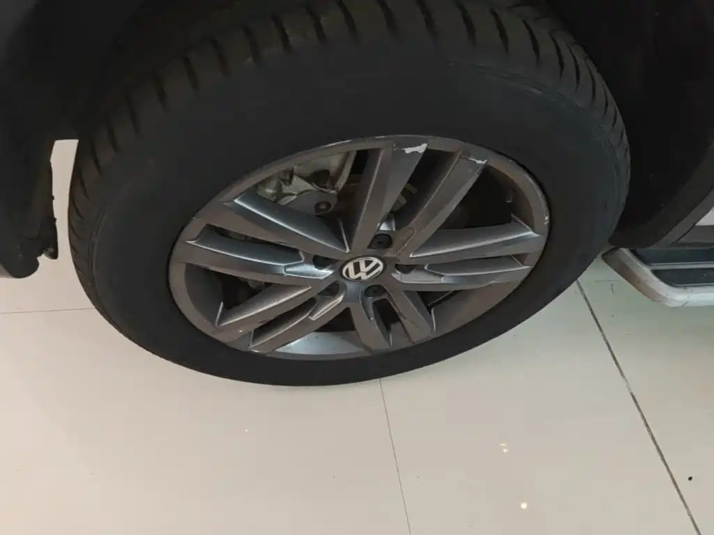 Фото 23 - Volkswagen Touareg