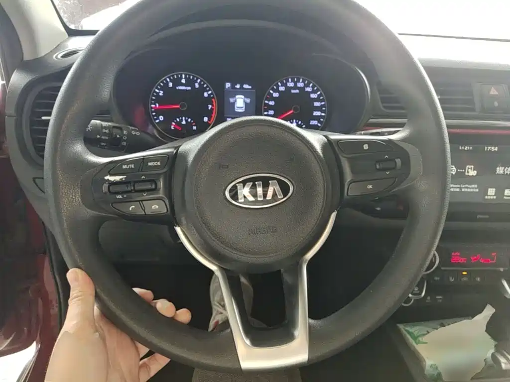Kia KX CROSS 2018 2017 1.4L AT GLS