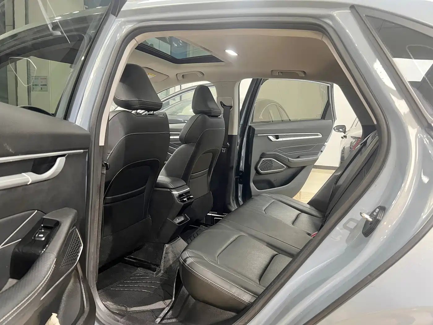 Фото 6 - Geely Emgrand
