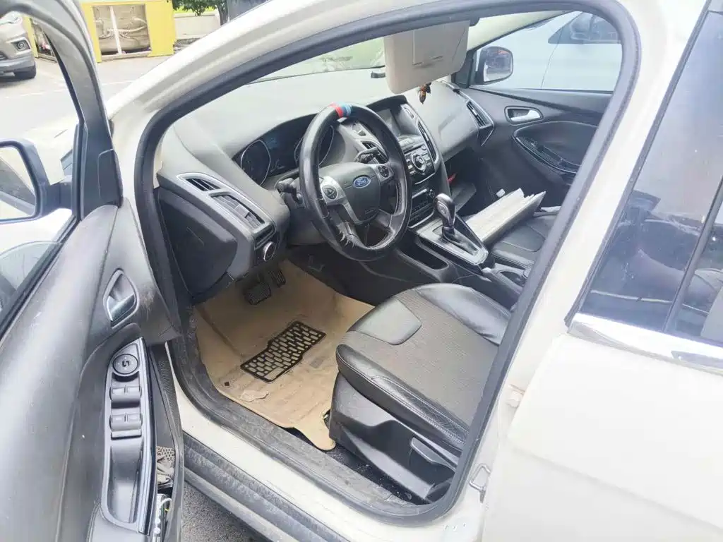 Фото 8 - Ford Focus