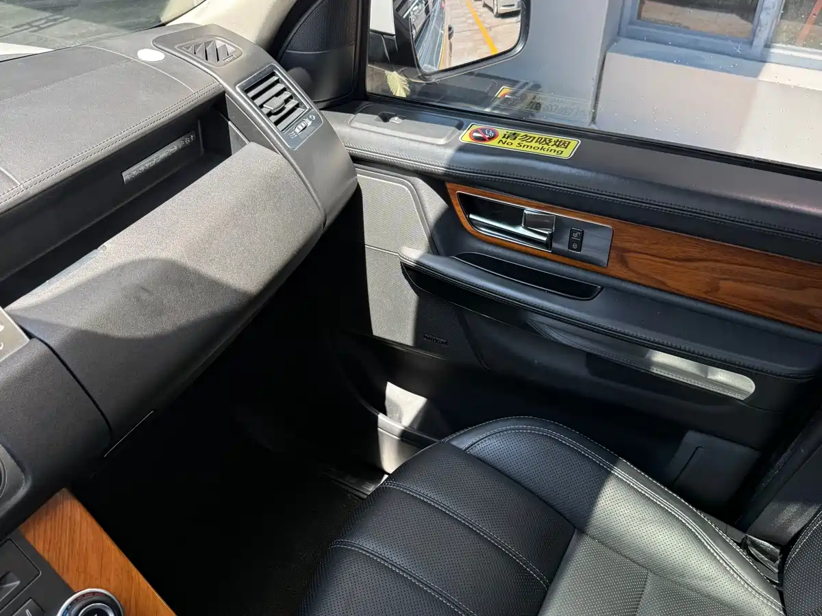 Photo 14 - Land Rover Range Rover Sport