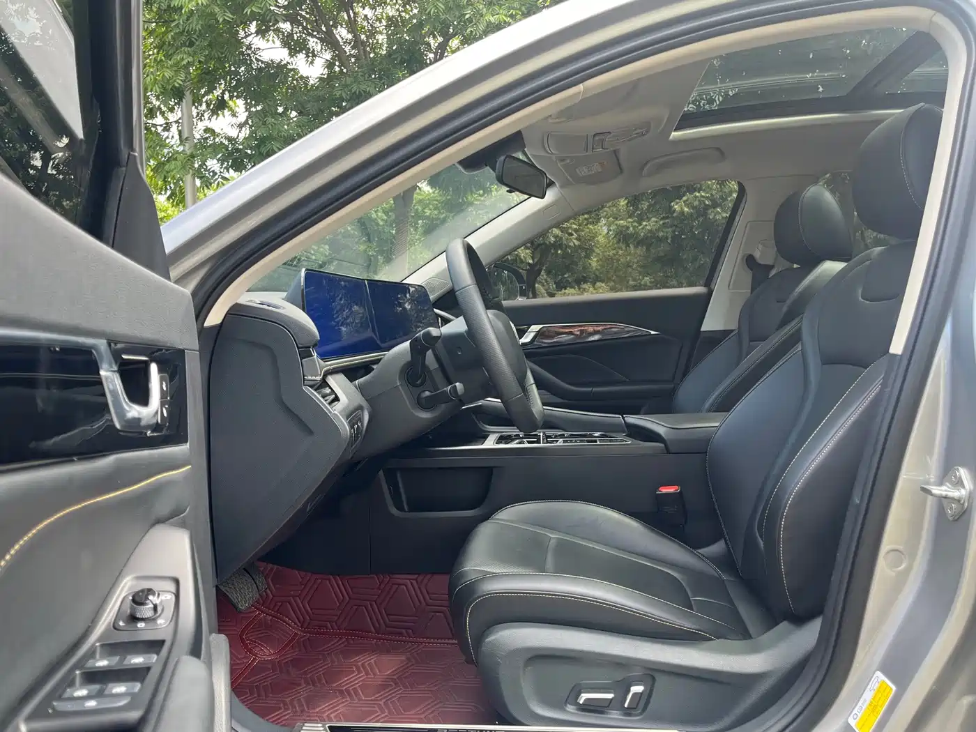Besturn B70 2025 2025 Dragon Glory Edition 1.5T Deluxe