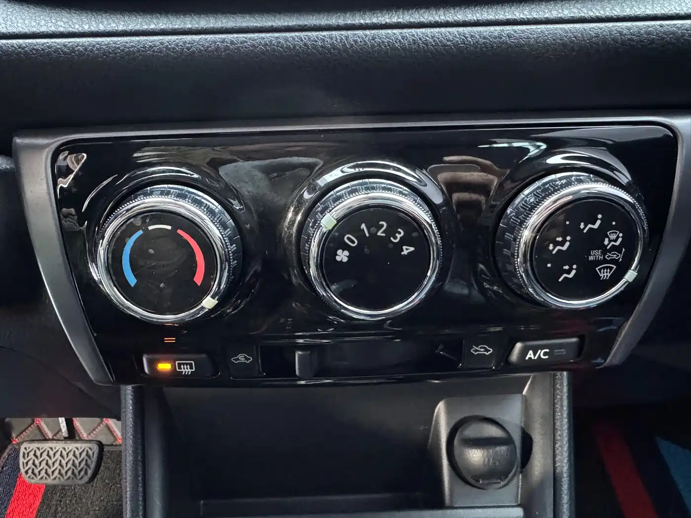 TOYOTA YARIS L ZHIXUAN