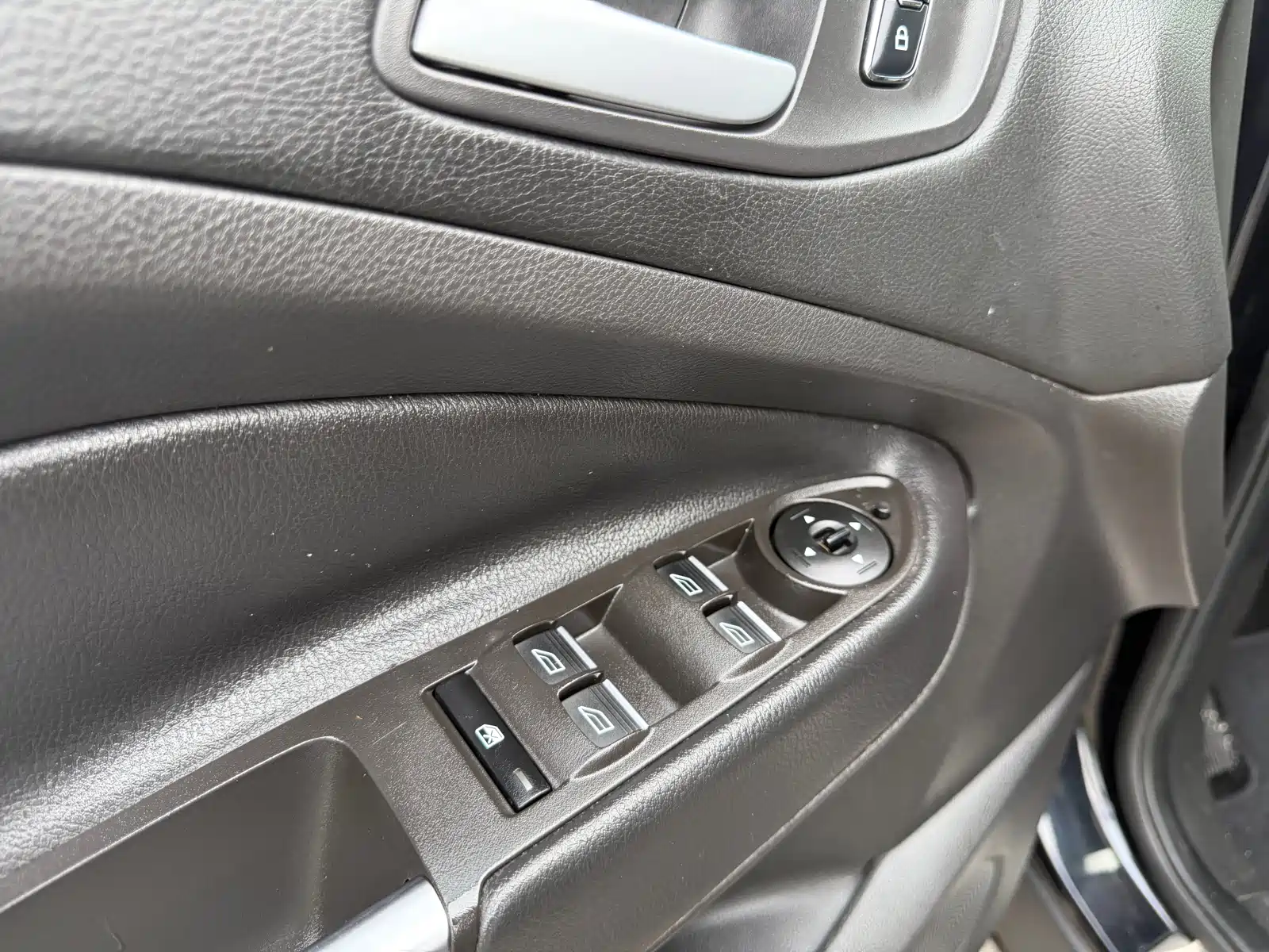 Фото 13 - Ford Kuga