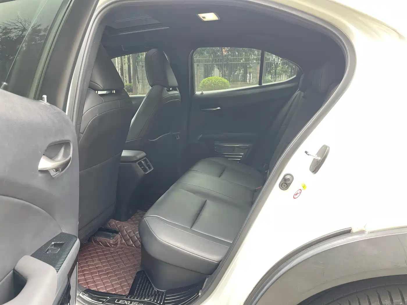 Lexus UX 2019 260h Explorer Fun Edition (China V) фото 9