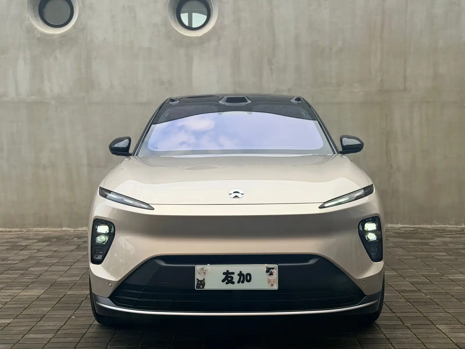 Фото 2 - NIO ES8