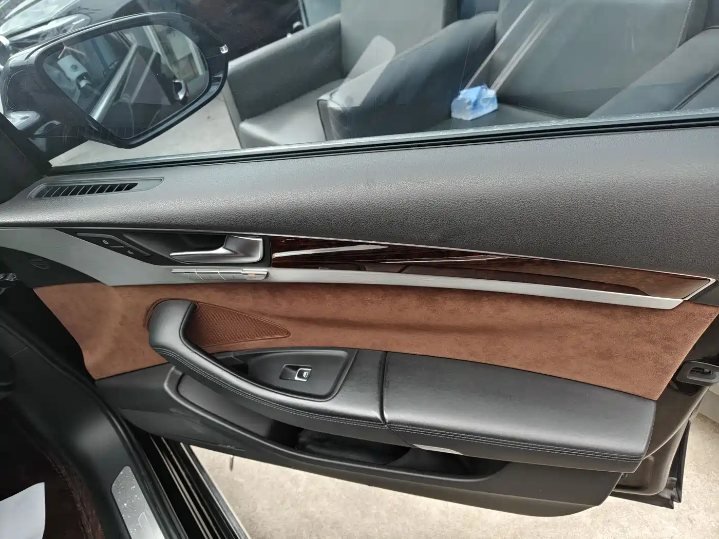 Фото 20 - Audi A8