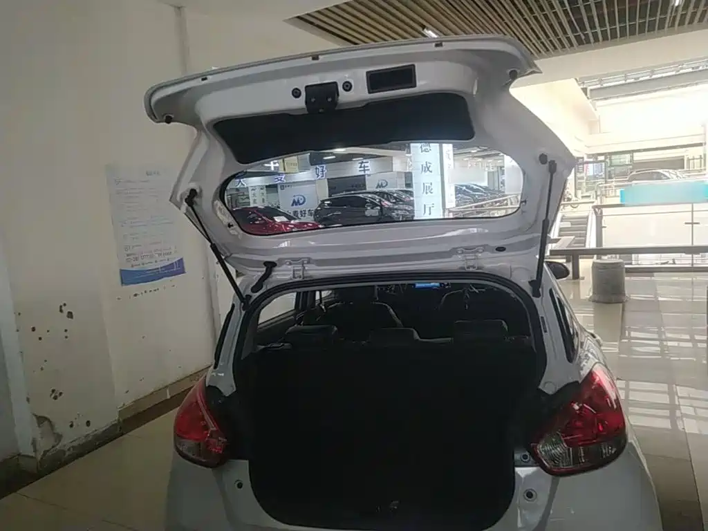 Baojun 310 2018 2017 1.5L Auto Luxury