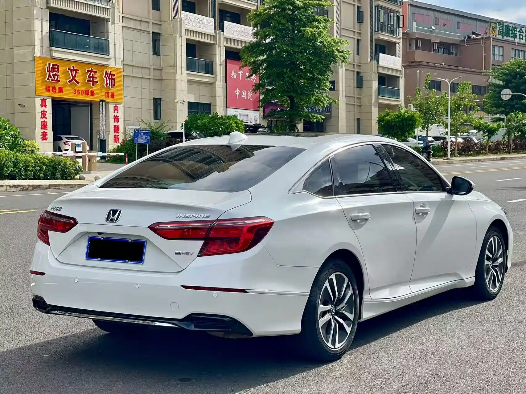 Фото 9 - Honda Inspire Hybrid