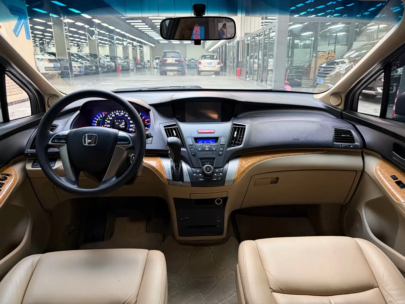 Photo 7 - Honda Odyssey