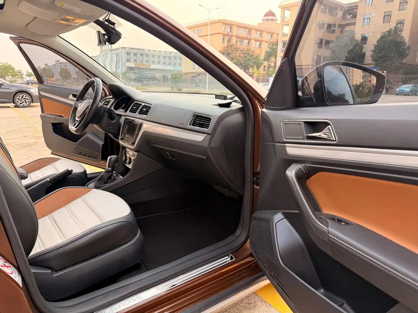 Volkswagen Gran Lavida 2018 2017 230TSI DSG Luxury Edition