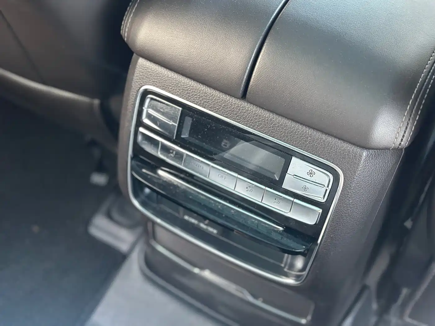 Roewe RX8 2019 2018 30T Internet-connected 2WD Ultimate Edition