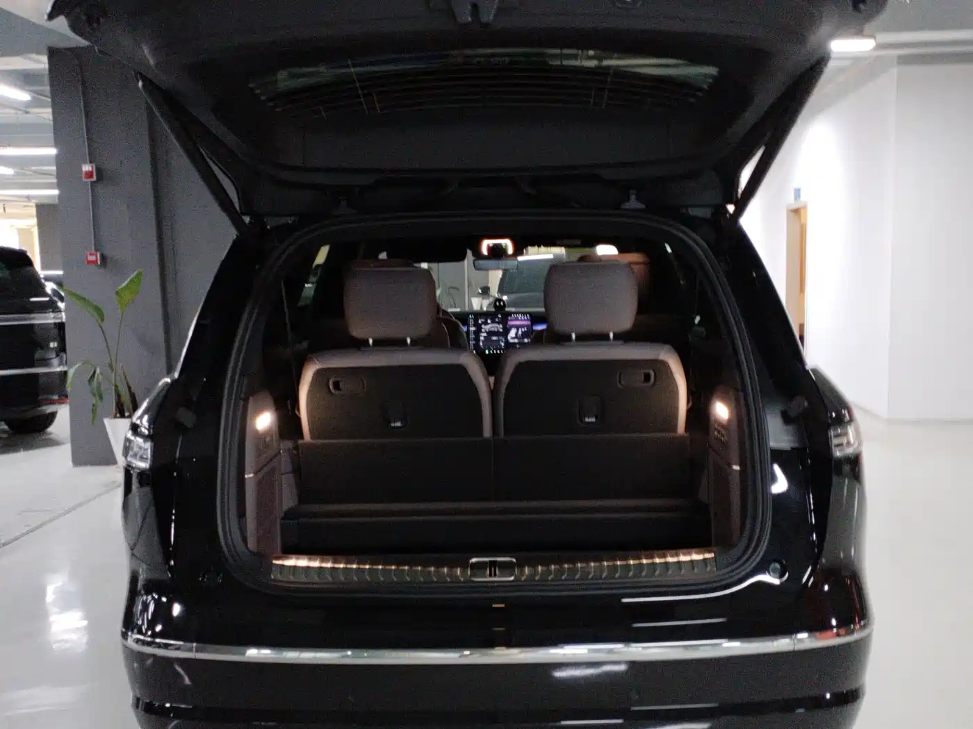 NIO ES8 2026 2025 Model 6-Seat Executive Luxury Edition