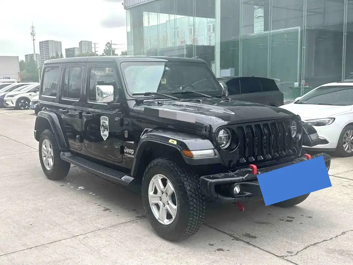 Фото 3 - Jeep Wrangler