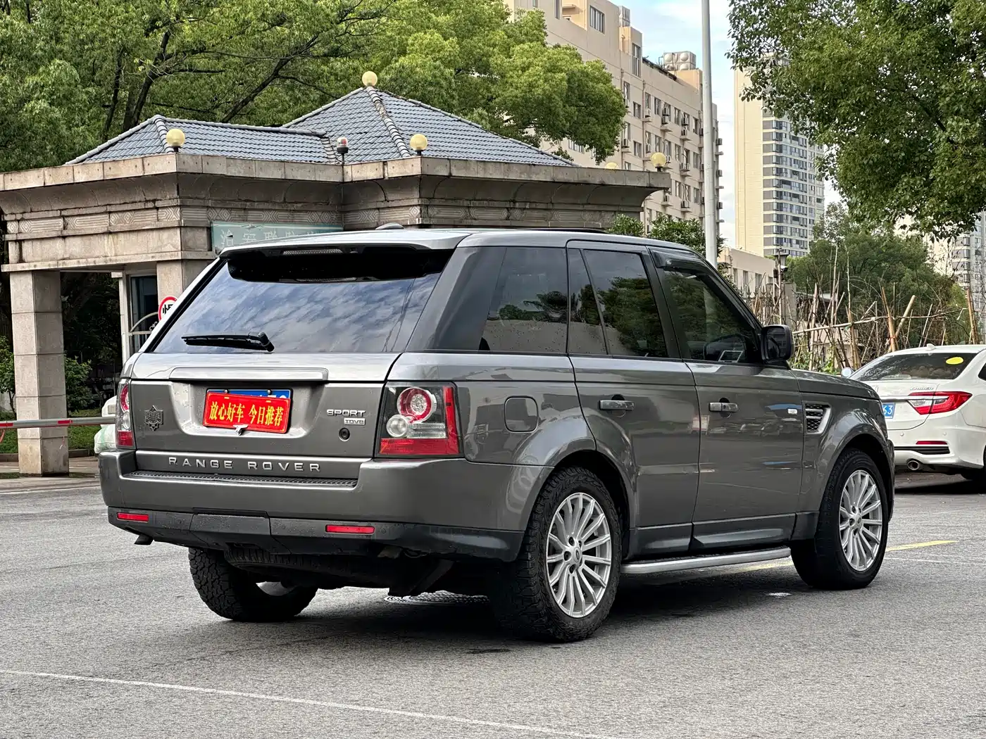 Land Rover Range Rover Sport 2010 3.6 TDV8 HSE Diesel фото 7