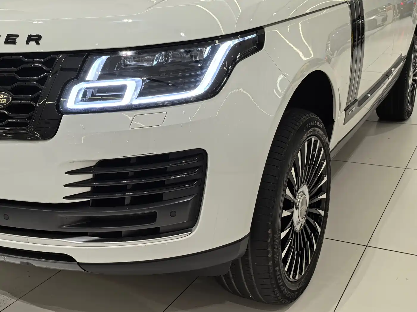 Land Rover Range Rover 2019 3.0 SC V6 Heritage Extended Edition фото 12