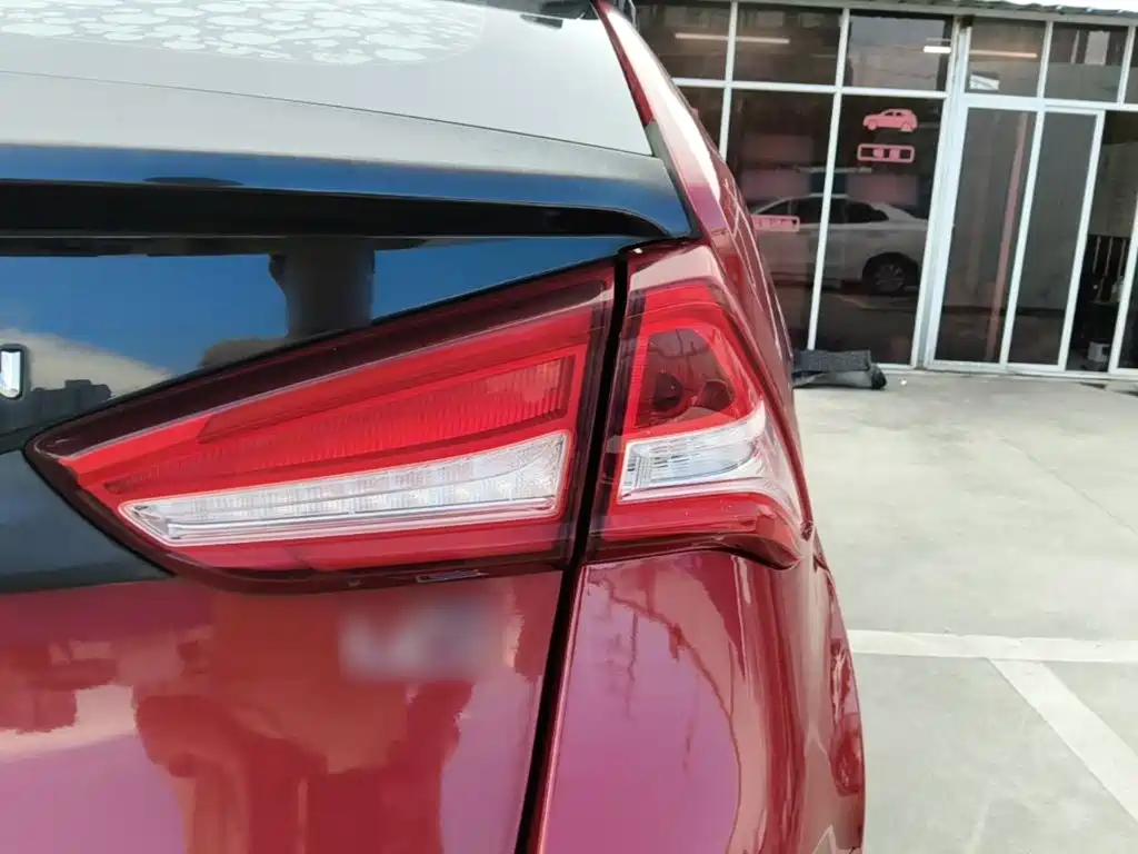 Luxgen U5 SUV 2018 2017 1.6L CVT Knight Edition