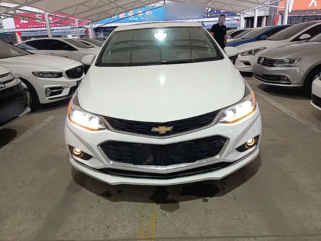 Photo 3 - Chevrolet Cruze