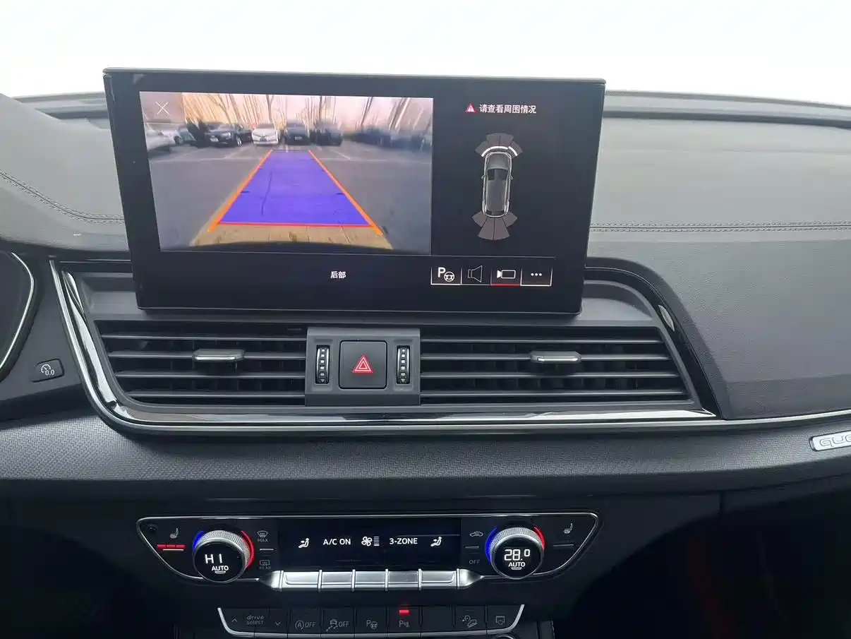 Audi Q5L 2022 40T Luxury Dynamic фото 9
