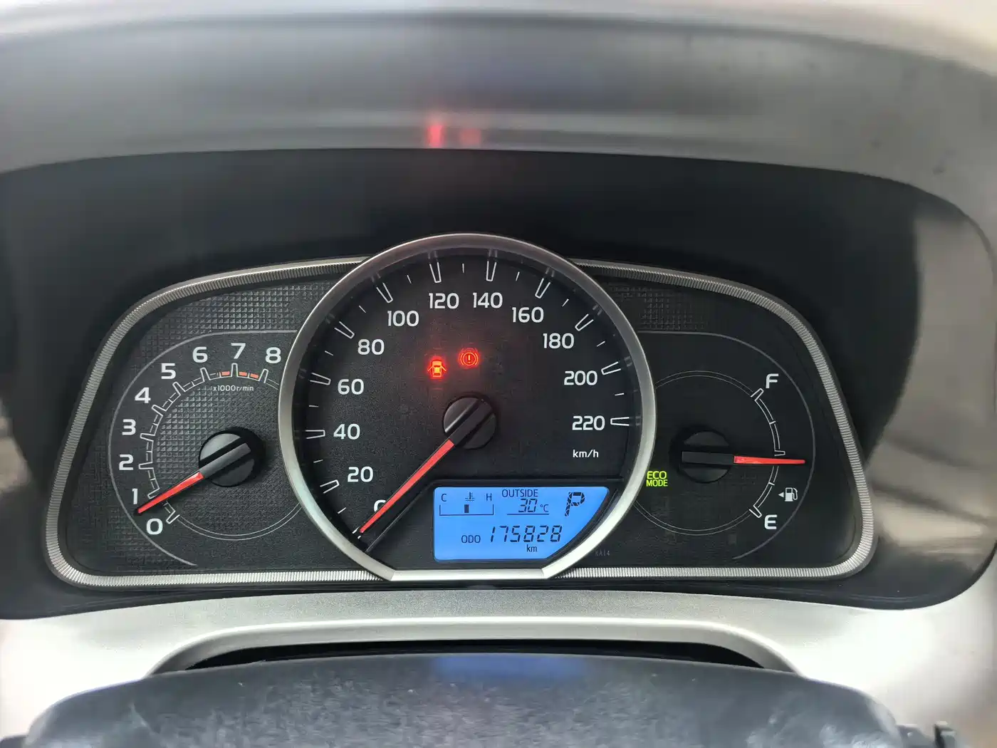 Toyota RAV4 Rongfang 2015 2.0L CVT 2WD Trend Edition фото 11