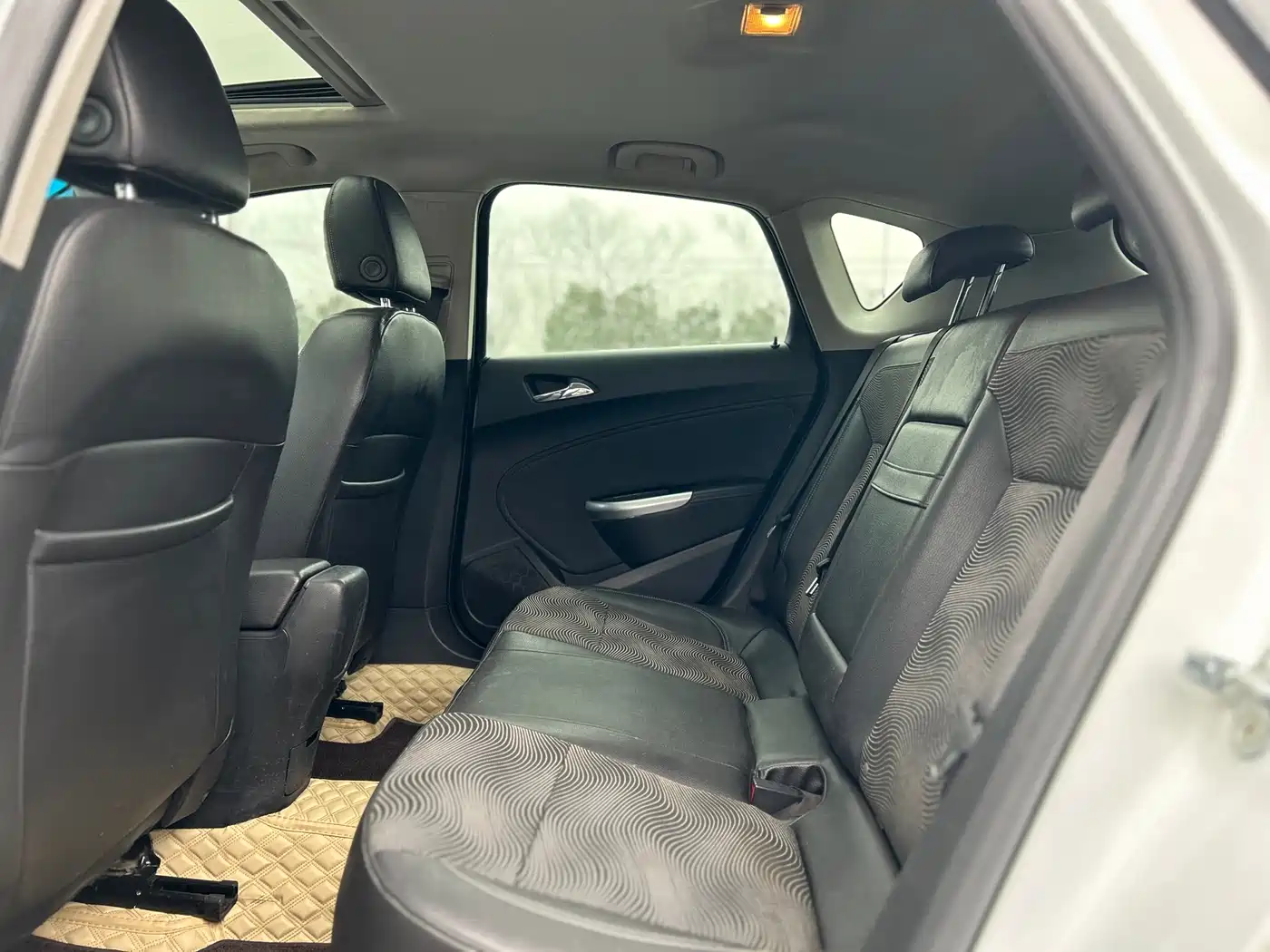 Buick Excelle 2013 Model XT 1.6L Automatic Comfort фото 14
