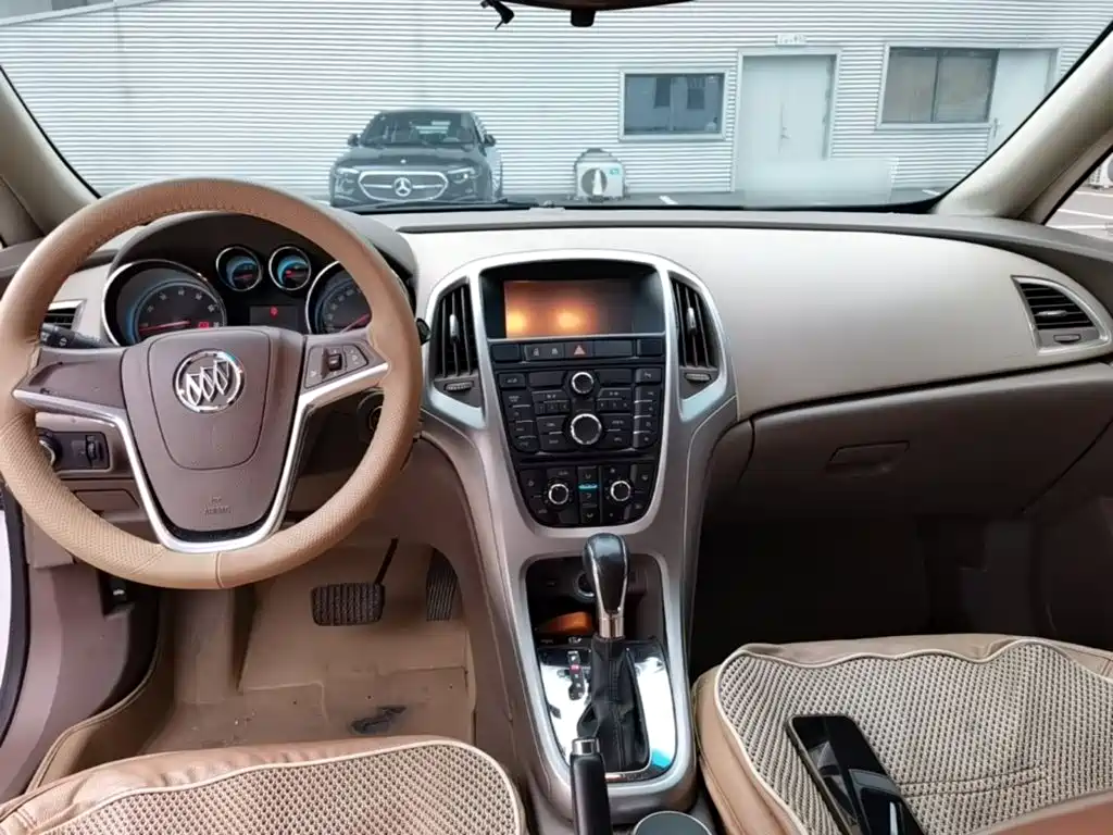 Фото 10 - Buick Excelle