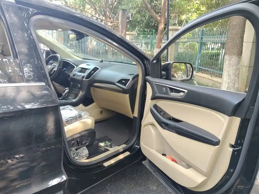 Фото 20 - Ford Edge