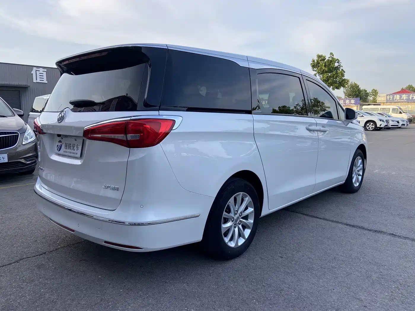 Buick GL8 2018 ES 28T Premium Type China VI фото 4