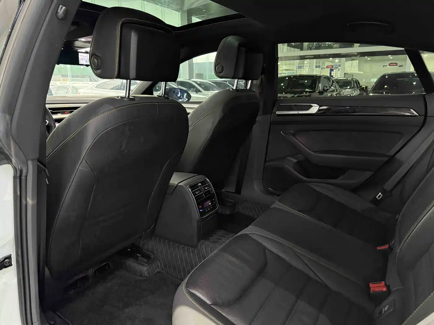 Volkswagen FAW-Volkswagen CC 2021 380TSI Eye-catching Edition фото 10