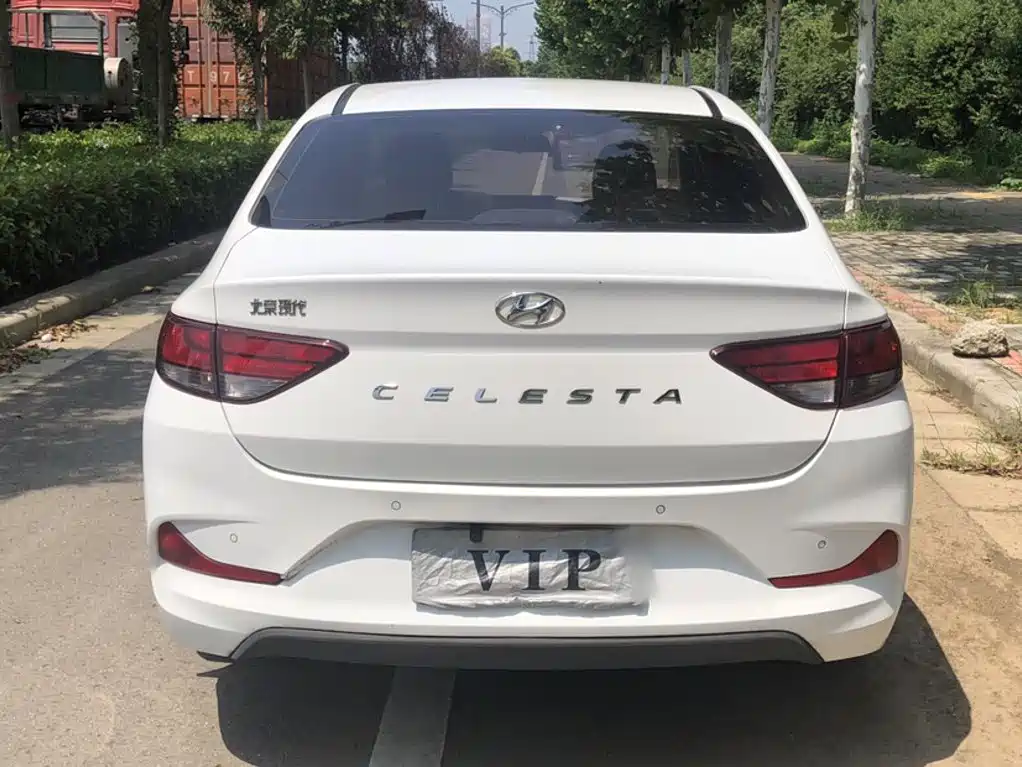 Фото 23 - Hyundai Elantra