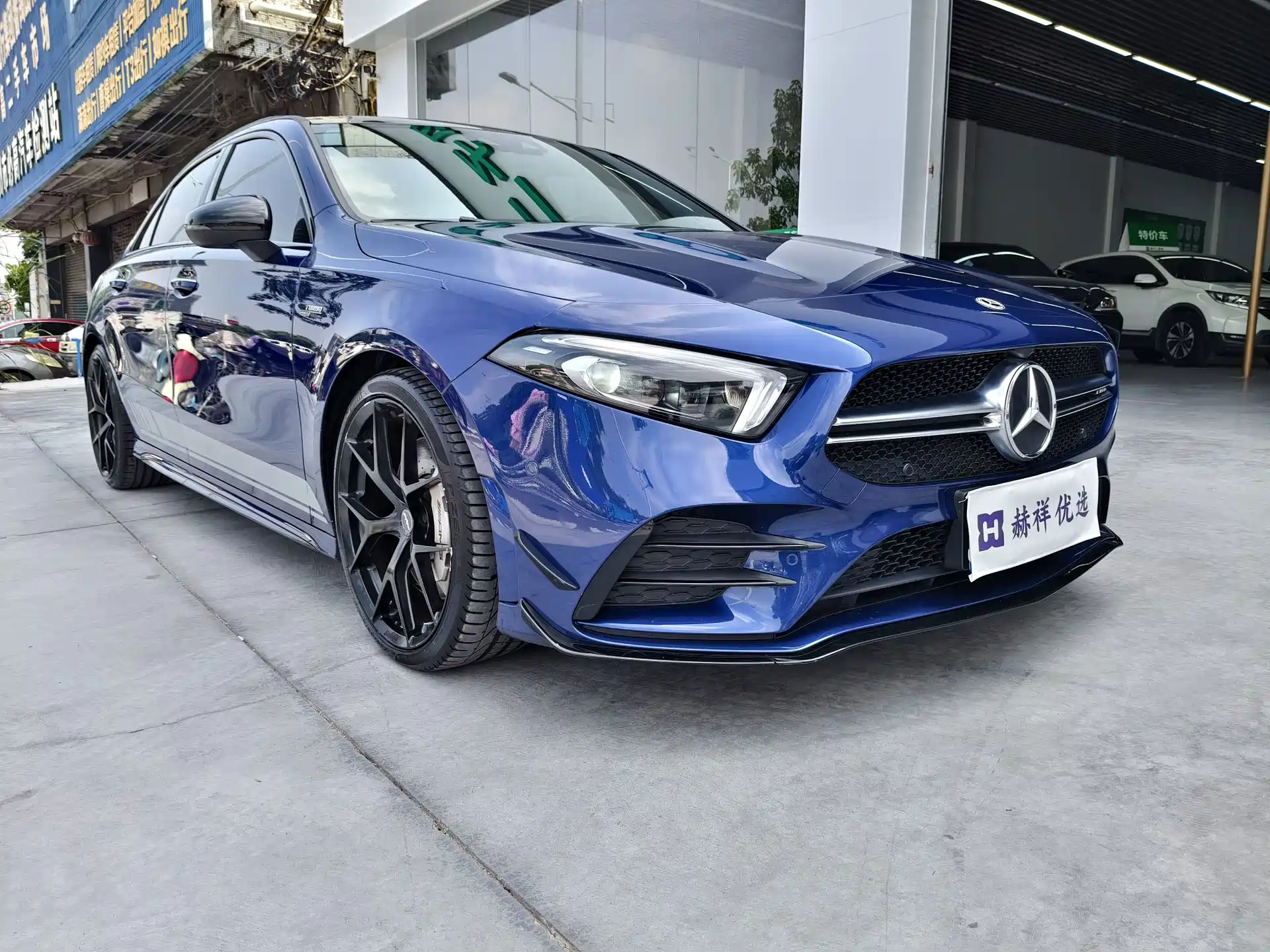 صورة 3 - Mercedes-Benz A-Class AMG