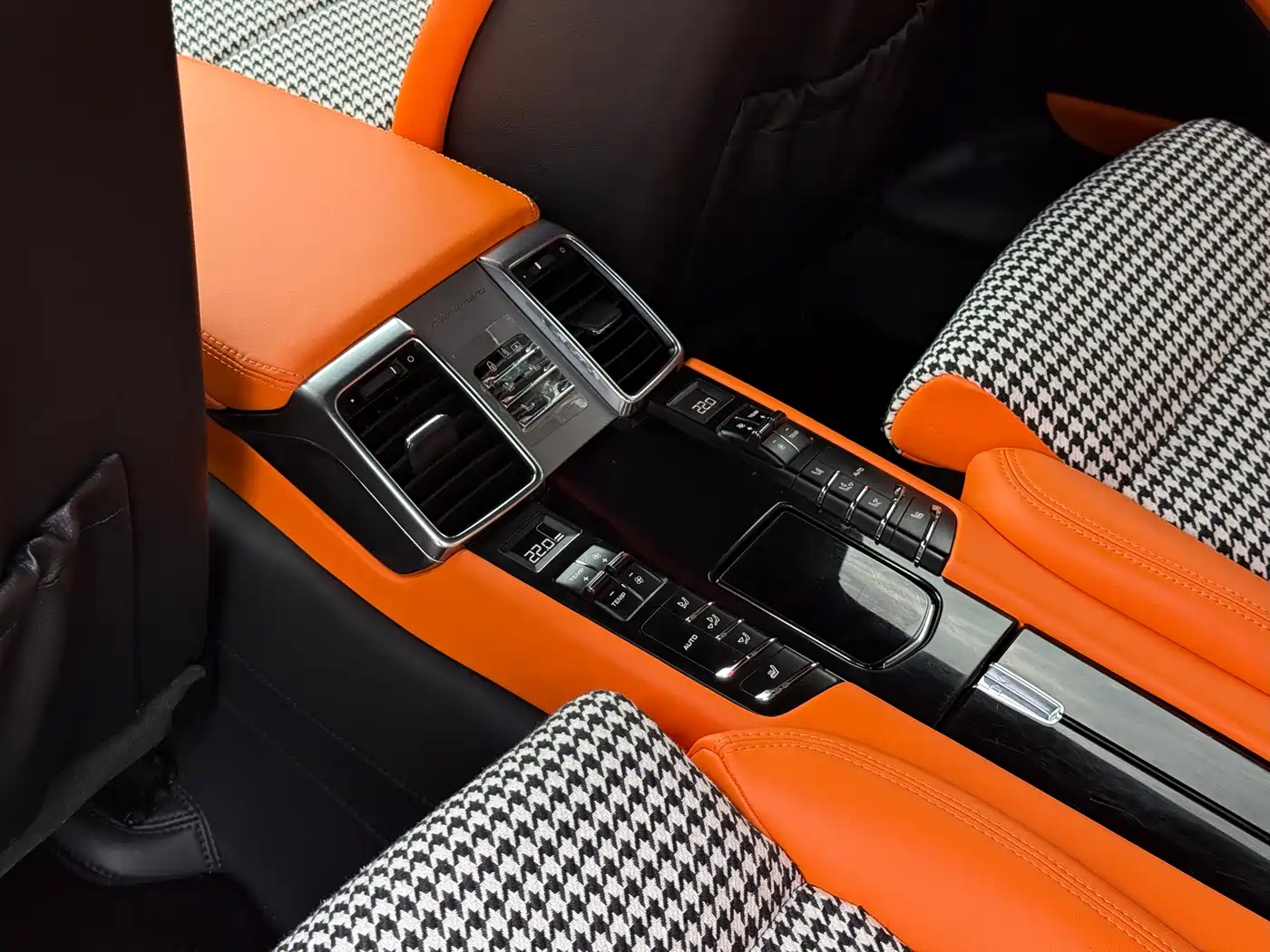 Porsche Panamera 2013 Panamera Platinum Edition 3.6L фото 12