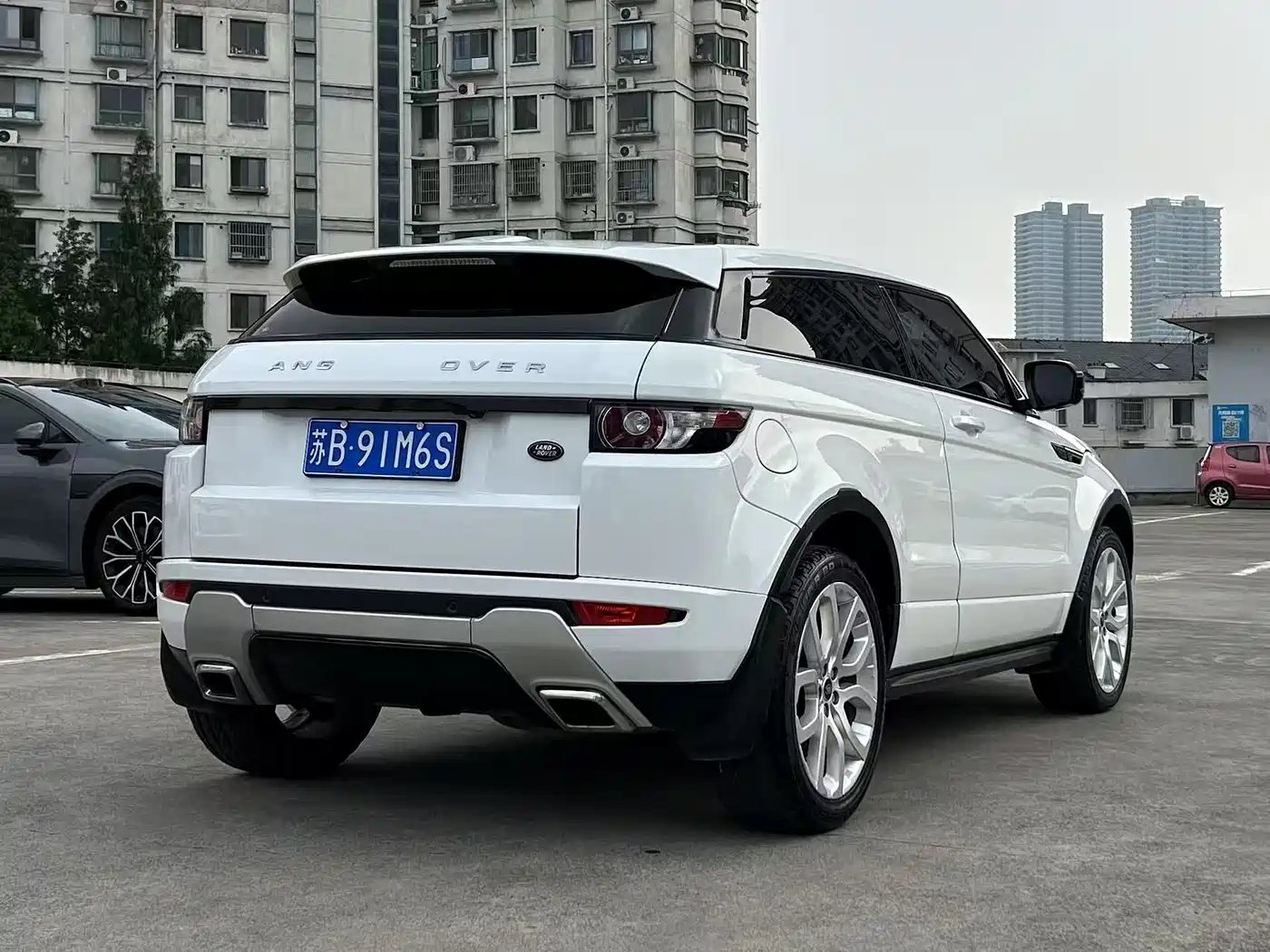 Land Rover Range Rover Evoque (Import) 2013 2.0T 3-door Dynamic Edition фото 7