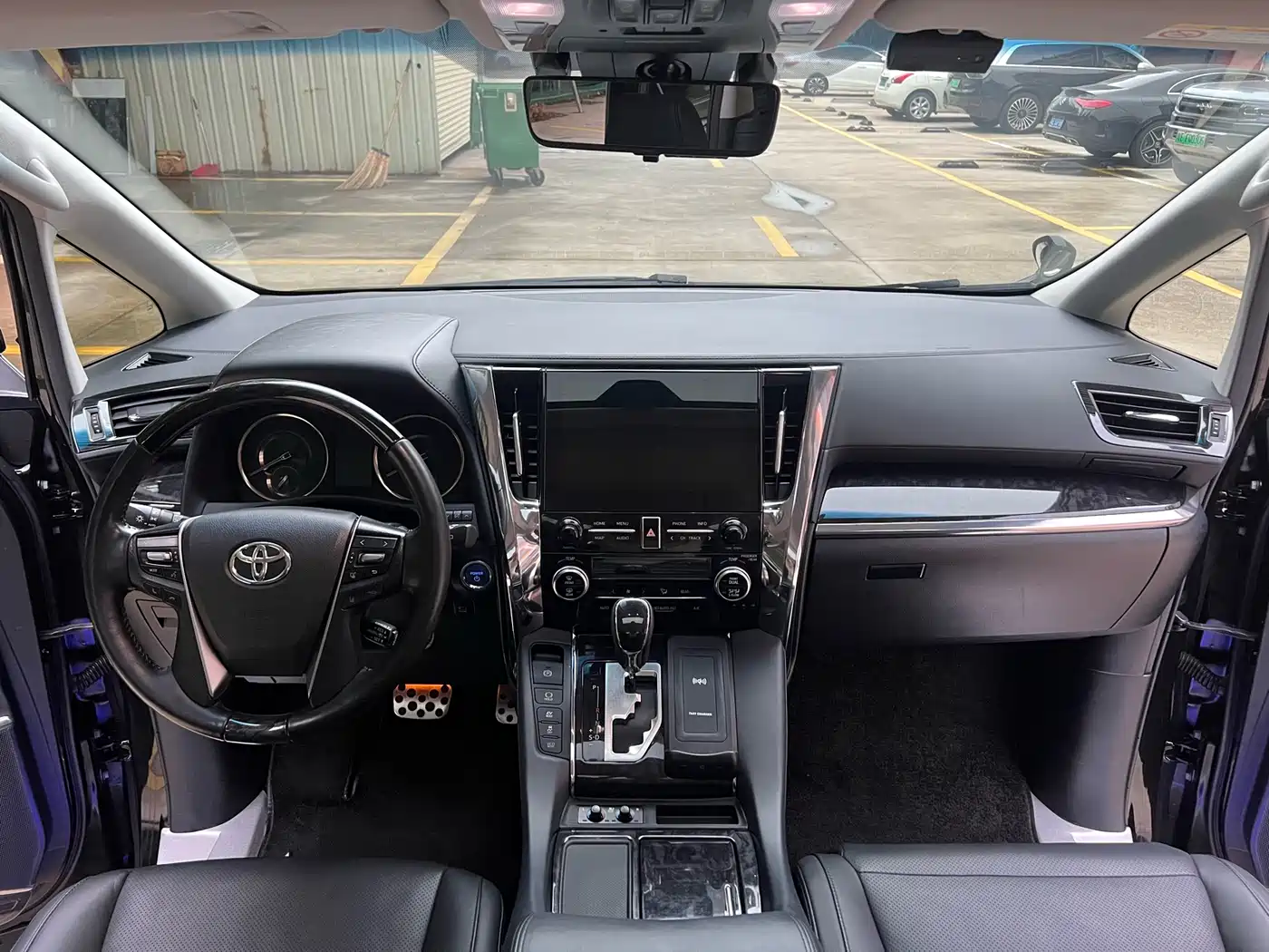Toyota Vellfire 2019 Hybrid 2.5L HV Luxury Edition фото 5