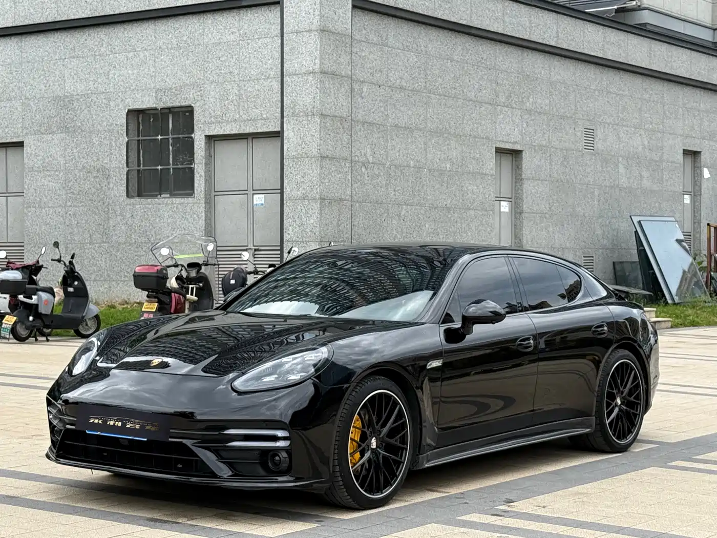 Porsche Panamera 2013 Panamera Platinum Edition 3.6L