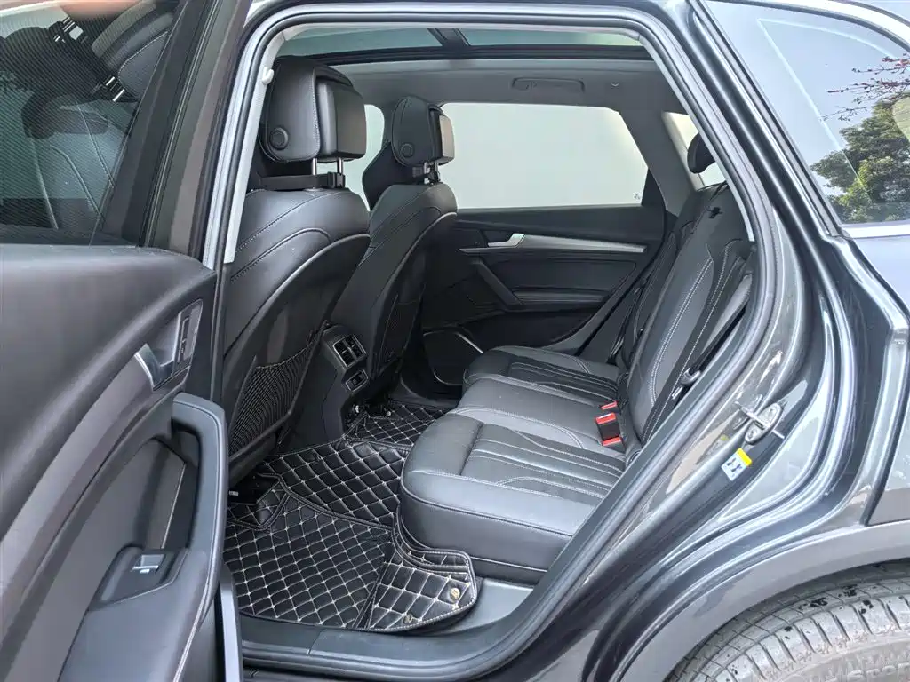 Audi Q5L 2023 40T Luxury Dynamic фото 13