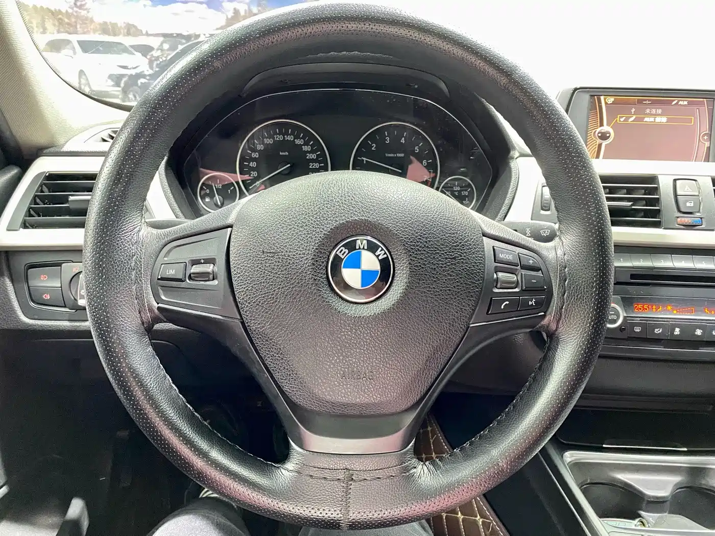 Photo 10 - BMW 3 Series