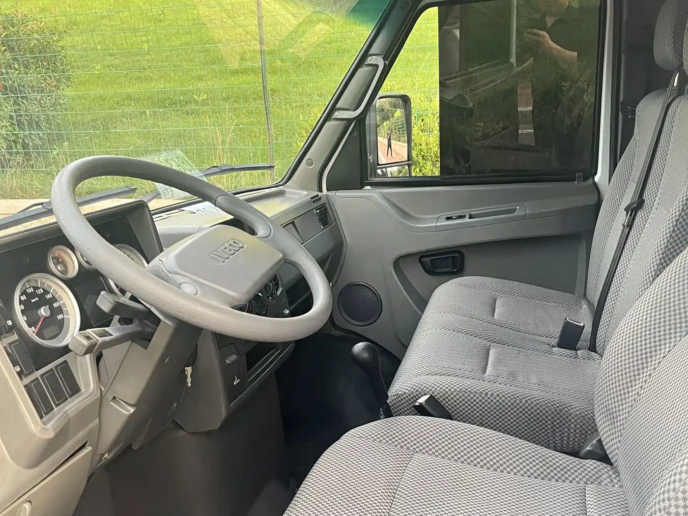 Iveco Daily 2017 2017 Model 2.5T A35 Bus 5-7 Seats 47Z5