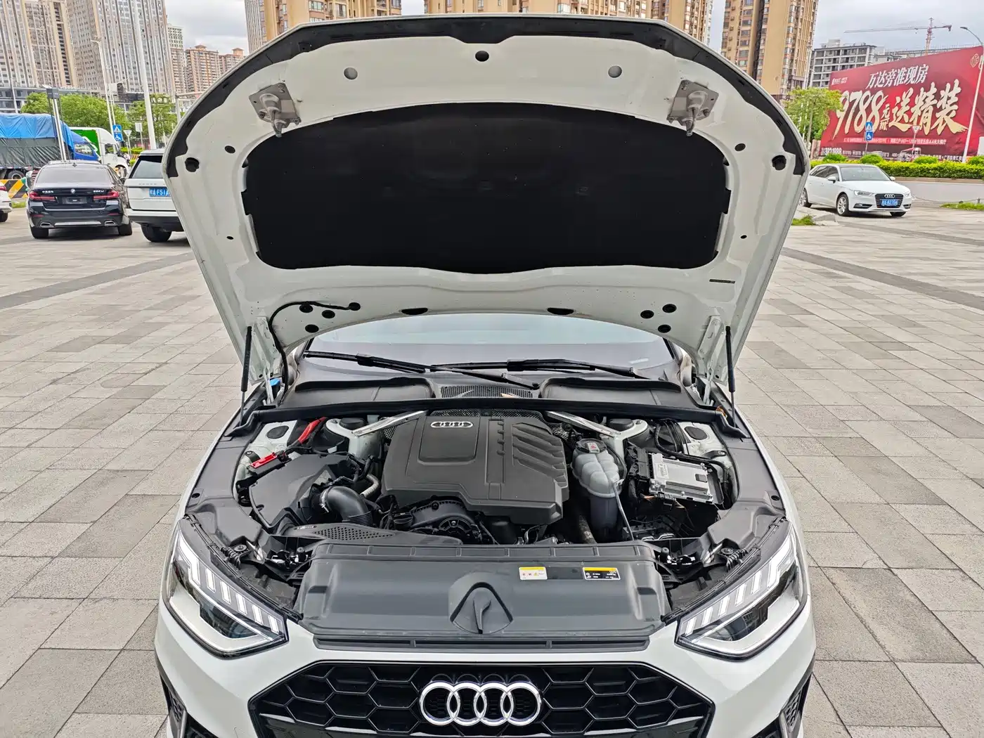 Фото 26 - Audi A4L
